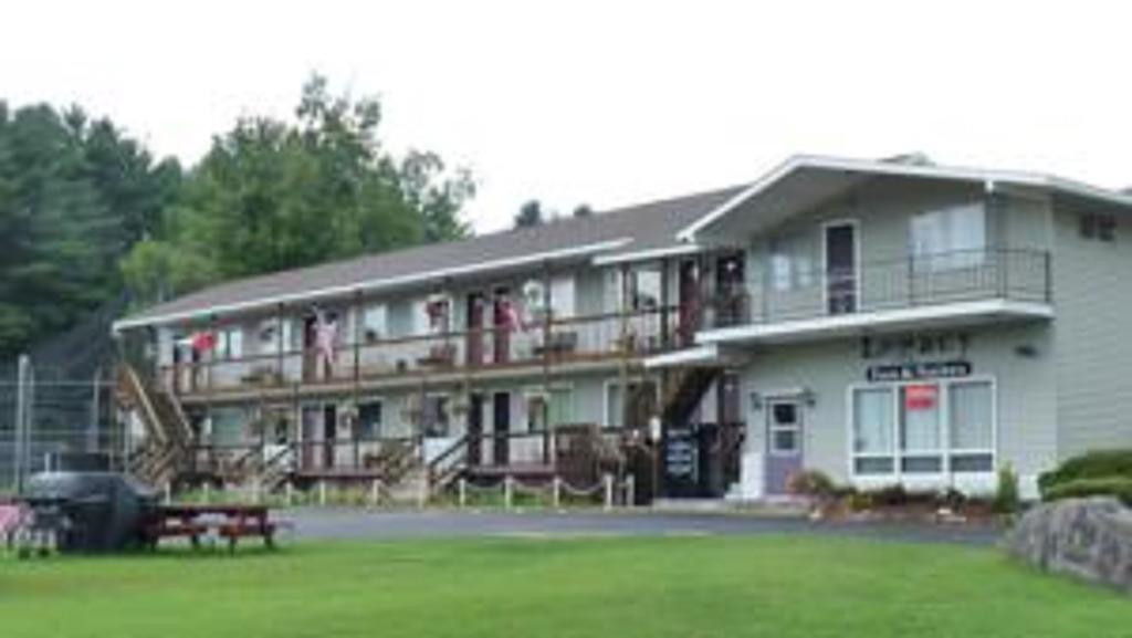 Legacy Inn & Suites Of Lake George Eksteriør bilde